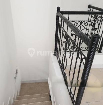 Rumah Dalam Komplek Lokasi Strategis 2