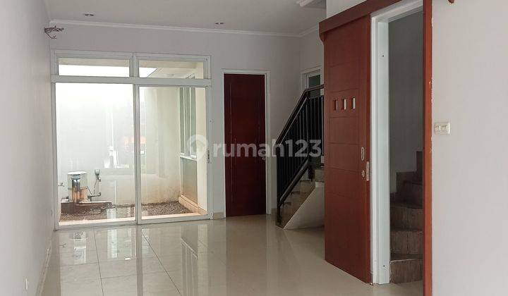 Rumah Siap Huni Dalam Townhouse Dekat Toll 2