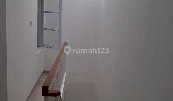 Rumah 2,5 Lantai Nyaman Terawat di Kota Wisata Cibubur 2