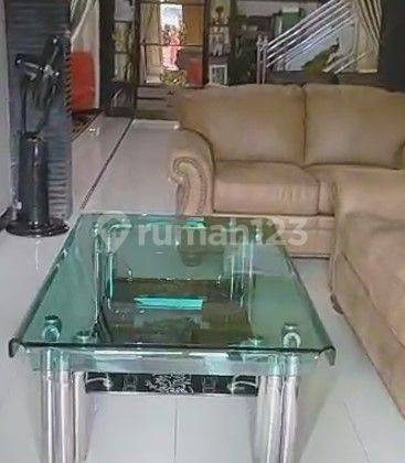 Dijual Cepat Rumah Mewah di Kawasan Eksklusif Made, Lamongan. Rumah 2 Lantai 2