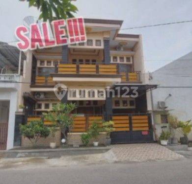 Dijual Cepat Rumah Mewah di Kawasan Eksklusif Made, Lamongan. Rumah 2 Lantai 1