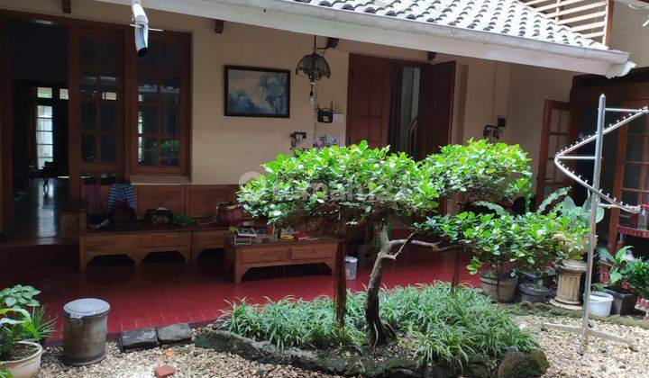 Rumah besar beserta kos-kosan dekat katedral Ijen. 5