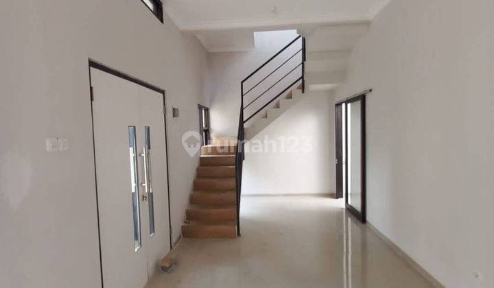 Villa Dengan Pemandangan Gunung Arjuna di Kota Batu. Dekat Bns 5