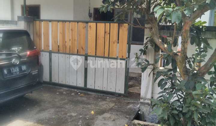 Rumah di Jl. Bandara Timika SHM. Dekat gerbang tol Sawojajar 3