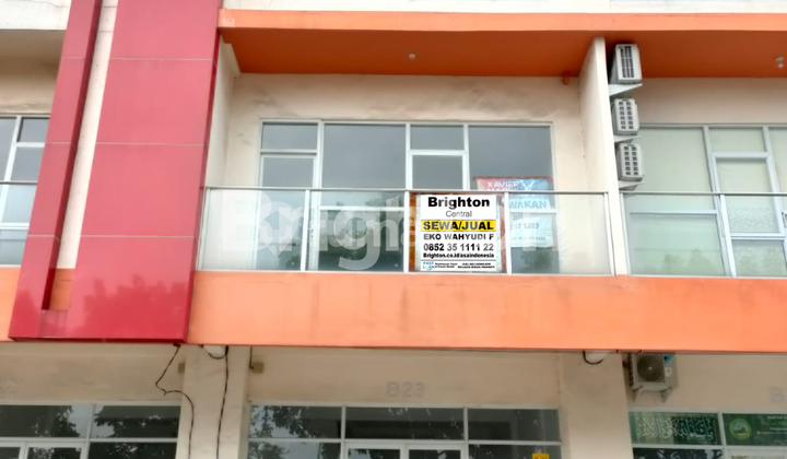 Ruko 3 lantai siap huni posisi 0 jalan arteri Tol Porong, parkiran luas cocok untuk usaha apa saja. Belakang ruko komplek pergudangan Ruko 3 lantai siap huni posisi 0 jalan arteri Tol Porong, parkiran luas cocok untuk usaha apa saja. Belakang ruko komplek pergudangan