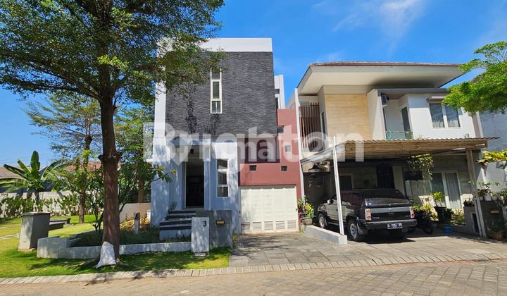 For sale ready-to-occupy house in Kahuripan Sidoarjo near the toll road, Lippo Mall, Suncity Mall, hospital, and commercial area.