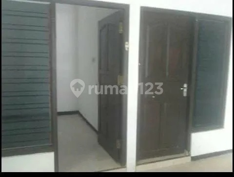 Tyas- For Sale: House in TAMAN SALAK Housing Estate, Taman, Madiun 2