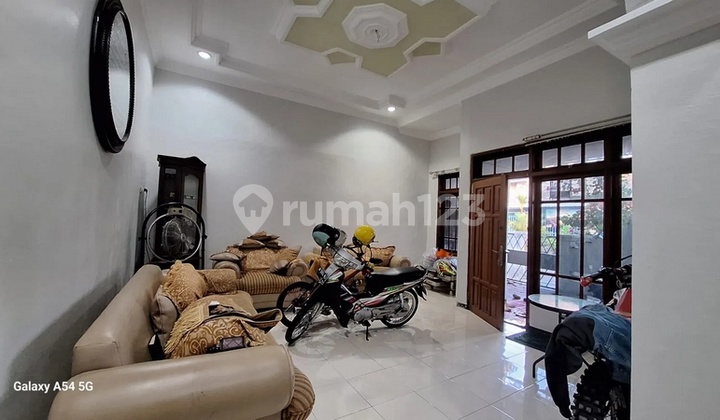 Frida- DiJual Rumah di PONDOK JATI , Sidoarjo , Sidoarjo , Jawa Timur

Deskripsi Properti, 
Transaksi : Jual
Tipe : Rumah
Alamat : PONDOK JATI
Lokasi : Sidoarjo , Sidoarjo , Jawa Timur
Sertifikat : SHM
Luas Tanah : 176 m2
Luas Bangunan : 176 m2
Kamar Tidu
