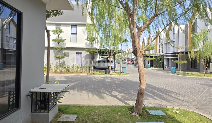 Jeffry- DiJual Rumah di EASTERN PARK , Sukolilo , Surabaya  2