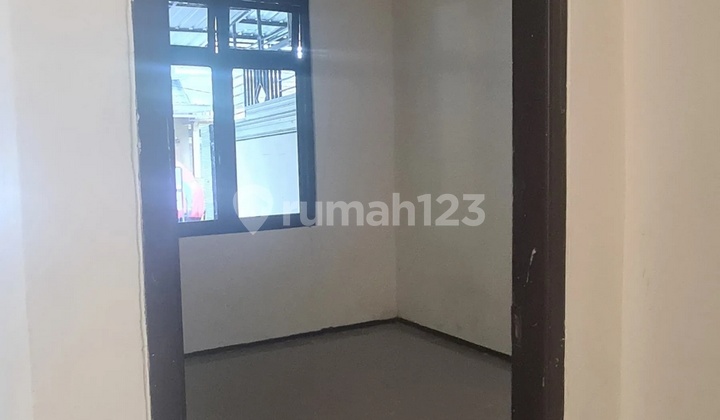 Frida- DiJual Rumah di PURI TERATAI , Sidoarjo , Sidoarjo , Jawa Timur

Deskripsi Properti, 
Transaksi : Jual
Tipe : Rumah
Alamat : PURI TERATAI
Lokasi : Sidoarjo , Sidoarjo , Jawa Timur
Sertifikat : SHM
Luas Tanah : 119 m2
Luas Bangunan : 100 m2
Kamar Ti 2