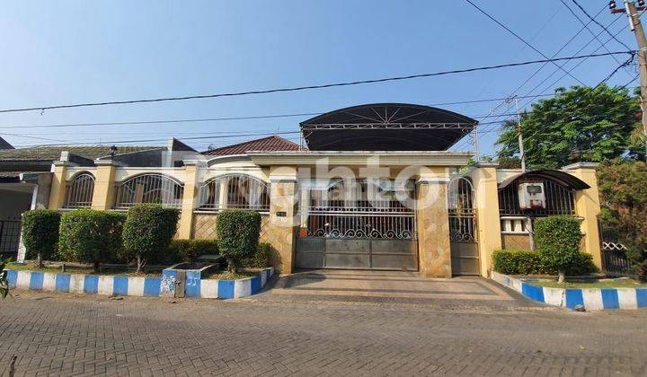 Rumah Classic semi furnish, siap huni di pusat kota sidoarjo 1