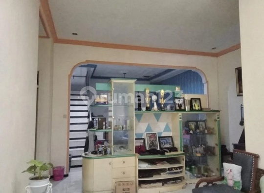 Frida- DiJual Rumah di PURI INDAH , Sidoarjo , Sidoarjo , Jawa Timur

Deskripsi Properti, 
Transaksi : Jual
Tipe : Rumah
Alamat : PURI INDAH
Lokasi : Sidoarjo , Sidoarjo , Jawa Timur
Sertifikat : HGB
Luas Tanah : 120 m2
Luas Bangunan : 180 m2
Kamar Tidur  2