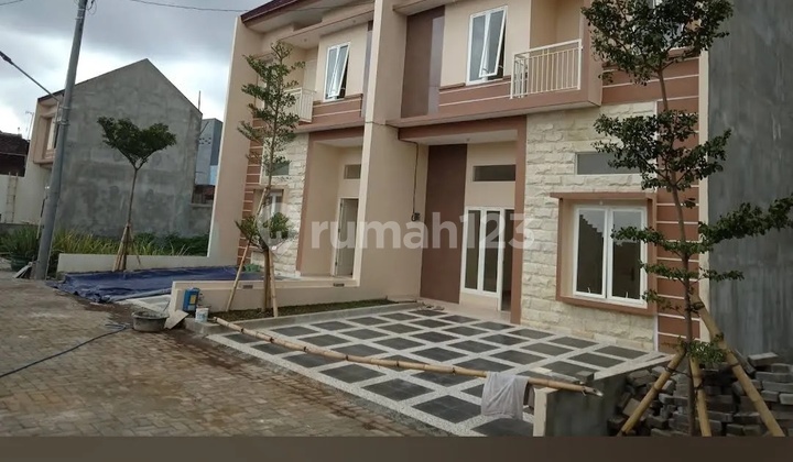 DEWI- DiJual Rumah di CLUSTER CENGGER AYAM RESIDENCE JL CENGGER AYAM DALAM III KEL.TULUSREJO-KEC.LOWOKWARUKOTA MALANG 