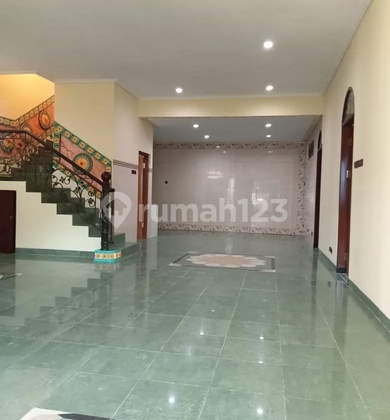 Frida- DiJual Rumah di PONDOK NIRWANA , Kedung Baruk ,  , Jawa Timur

Deskripsi Properti, 
Transaksi : Jual
Tipe : Rumah
Alamat : PONDOK NIRWANA
Lokasi : Kedung Baruk ,  , Jawa Timur
Sertifikat : SHM
Luas Tanah : 150 m2
Luas Bangunan : 300 m2
Kamar Tidur 