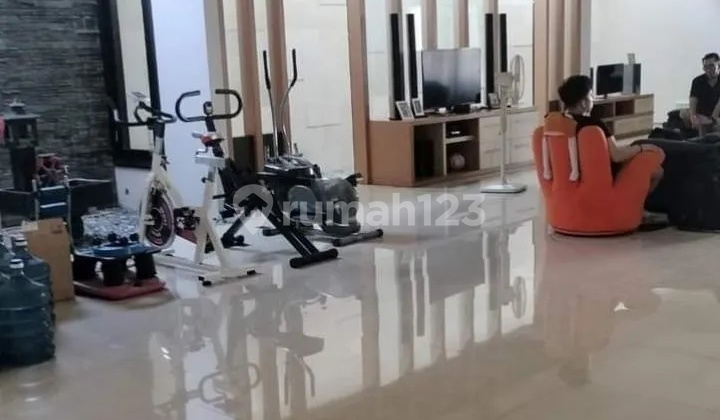 Tyas- DiJual Rumah di JALAN PESANGGRAHAN VII , Taman , Madiun 2