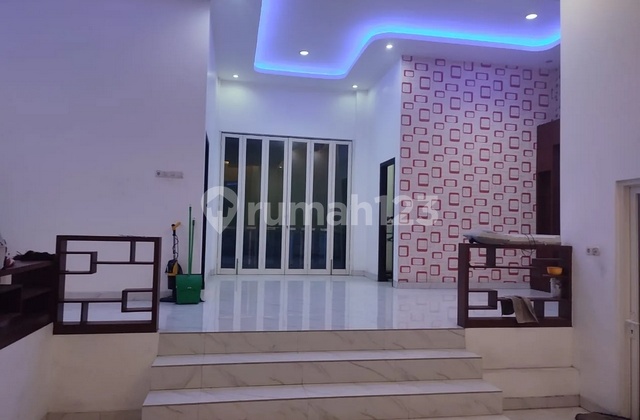 Frida- DiJual Rumah di WAGE TAMAN , Taman ,  , Jawa Timur

Deskripsi Properti, 
Transaksi : Jual
Tipe : Rumah
Alamat : WAGE TAMAN
Lokasi : Taman ,  , Jawa Timur
Sertifikat : HGB
Luas Tanah : 200 m2
Luas Bangunan : 340 m2
Kamar Tidur : 4+1
Kamar Mandi : 2+