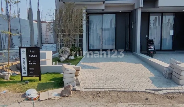 Rumah mewah dengan 2 lantai dekat bandara juanda dan tol