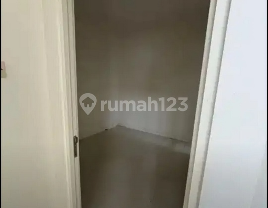 Frida - House for Rent in GRAND SURYA, Gedangan, East Java
Property Description
Transaction: Rent
Type: House
Address: GRAND SURYA
Location: Gedangan, East Java
Certificate: HGB (Right to Build)
Land Area: 73 m2
Building Area: 36 m2
Bedrooms: 2
Bathrooms: Frida - House for Rent in GRAND SURYA, Gedangan, East Java
Property Description
Transaction: Rent
Type: House
Address: GRAND SURYA
Location: Gedangan, East Java
Certificate: HGB (Right to Build)
Land Area: 73 m2
Building Area: 36 m2
Bedrooms: 2
Bathrooms: