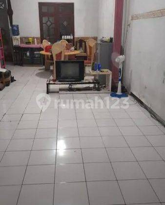 Rumah siap huni lokasi strategis di komplek sekolahan  1