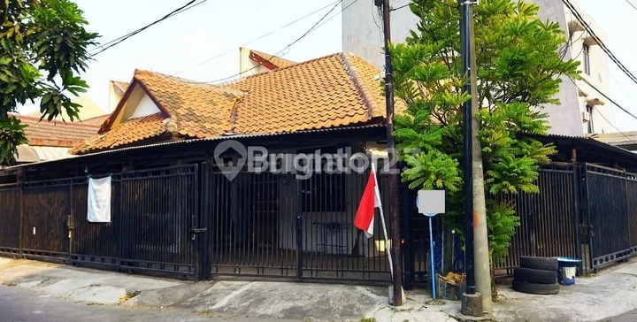 For Rent: House in Siwalankerto, Wonocolo, Surabaya.