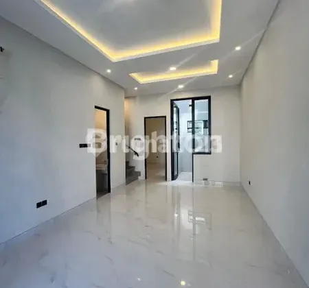 Enwd Dijual Rumah di Dian Istana , Wiyung , Surabaya , Jawa Timur Enwd Dijual Rumah di Dian Istana , Wiyung , Surabaya , Jawa Timur