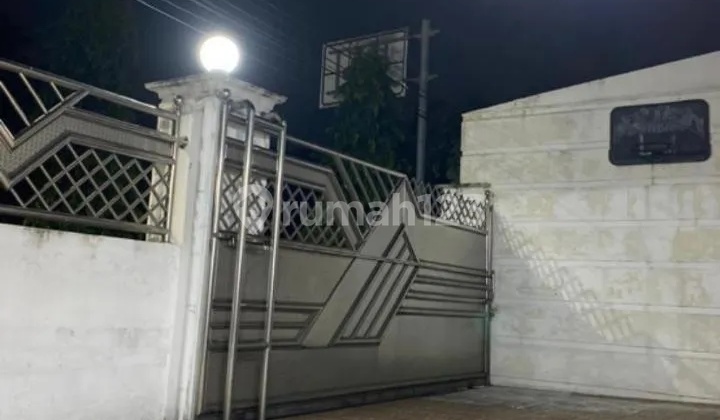 Tyas- For Sale Shop House on DR. SUTOMO Street, Kartoharjo, Madiun 2