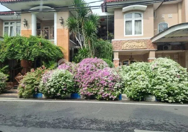 EN: For Sale / For Rent House on Jl Raya Taman Indah, Taman, Sidoarjo, East Java EN: For Sale / For Rent House on Jl Raya Taman Indah, Taman, Sidoarjo, East Java
