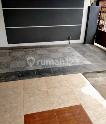 Frida - House for Rent in BAMBE DUKUH MENANGGAL, Pakis, East Java

Property Description,
Transaction: Rent
Type: House
Address: BAMBE DUKUH MENANGGAL
Location: Pakis, East Java
Certificate: SHM (Certificate of Ownership)
Land Area: 108 m²
Building Area: 108 m²
Bedrooms: