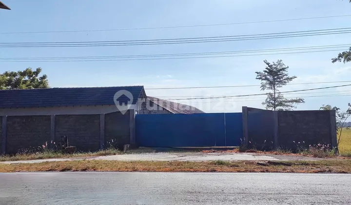 Septy - Warehouse for Sale Ready to Use in front of Paron Gas Station, Ngawi Regency