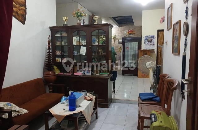 Frida - For Sale: House in MALANG ANGGUN SEJAHTERA, Lawang, Malang, East Java
Property Description,
Transaction: Sale
Type: House
Address: MALANG ANGGUN SEJAHTERA
Location: Lawang, Malang, East Java
Certificate: SHM (Freehold Title)
Land Area: 132 m²
Building Area: 9 Frida - For Sale: House in MALANG ANGGUN SEJAHTERA, Lawang, Malang, East Java
Property Description,
Transaction: Sale
Type: House
Address: MALANG ANGGUN SEJAHTERA
Location: Lawang, Malang, East Java
Certificate: SHM (Freehold Title)
Land Area: 132 m²
Building Area: 9