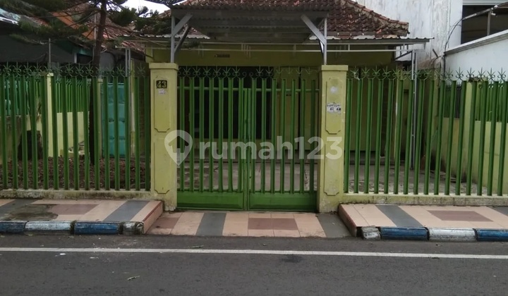 DEWI- DiJual Rumah di JALAN BALI MADIUN , Kartoharjo , Madiun 1