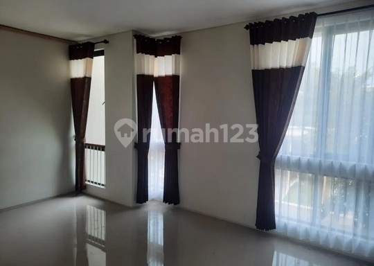 Frida - House for Sale in CITRALAND NORTHWEST LAKE, Citraland, Surabaya, East Java

Property Description:
Transaction: Sale
Type: House
Address: CITRALAND NORTHWEST LAKE
Location: Citraland, Surabaya, East Java
Certificate: HGB
Land Area: 105 m2
Building Area: 2