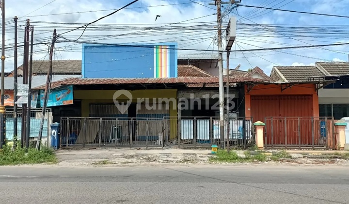 Tyas - For Sale: Shophouse on DUNGUS MANIS STREET, Taman, Madiun