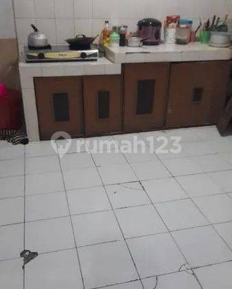 Rumah siap huni lokasi strategis di komplek sekolahan  2