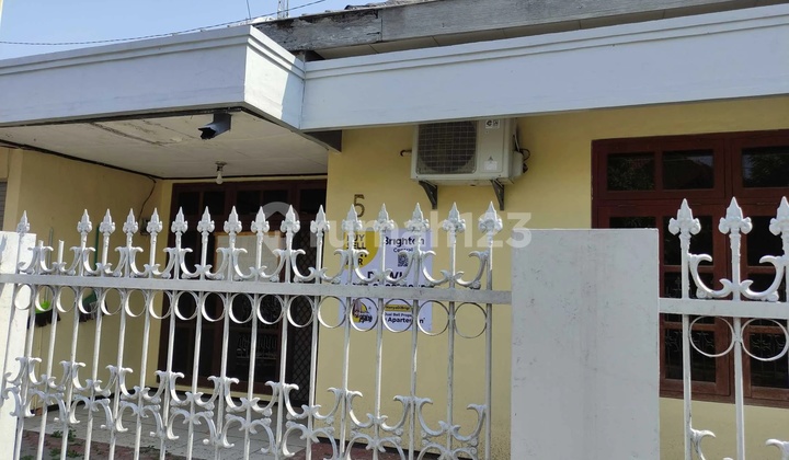 DEWI- For Sale House on JALAN PANJAITAN TAMAN ASRI KOTA MADIUN, Taman, Madiun