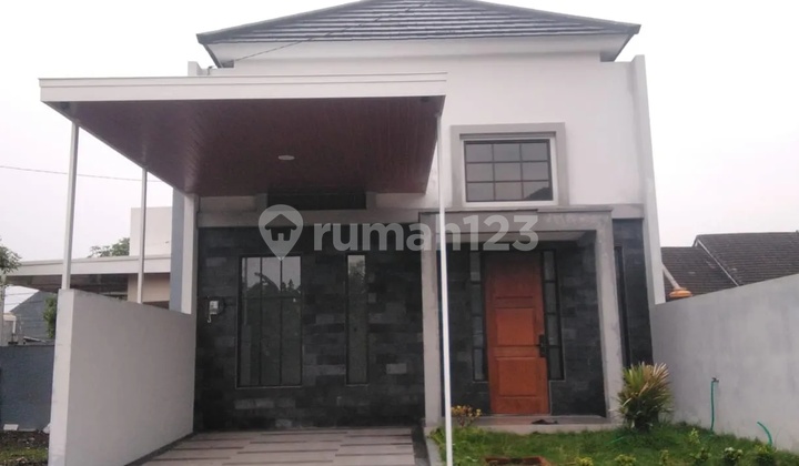 Jeffry - For Sale: House in GRAND ROYAL REGENCY, Taman, Sidoarjo. Jeffry - For Sale: House in GRAND ROYAL REGENCY, Taman, Sidoarjo.