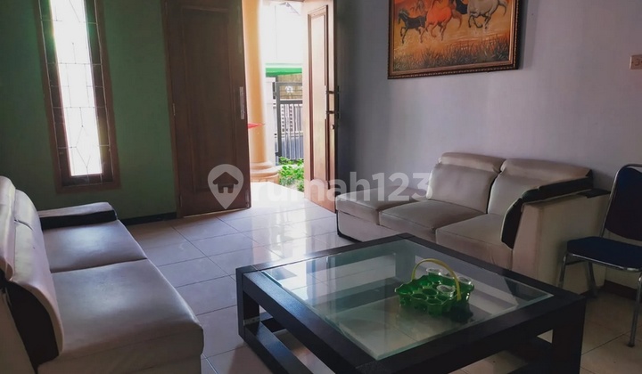Frida- For Sale: House in LATSARI, Tuban, Tuban, East Java

Property Description,
Transaction: For Sale
Type: House
Address: LATSARI
Location: Tuban, Tuban, East Java
Certificate: SHM (Freehold Title)
Land Area: 773 m²
Building Area: 950 m²
Bedrooms: 3
Bathrooms: