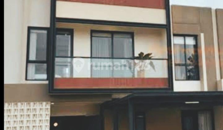 9x13.5m 2-story house in Carson, Gading Serpong, Tangerang, Banten.