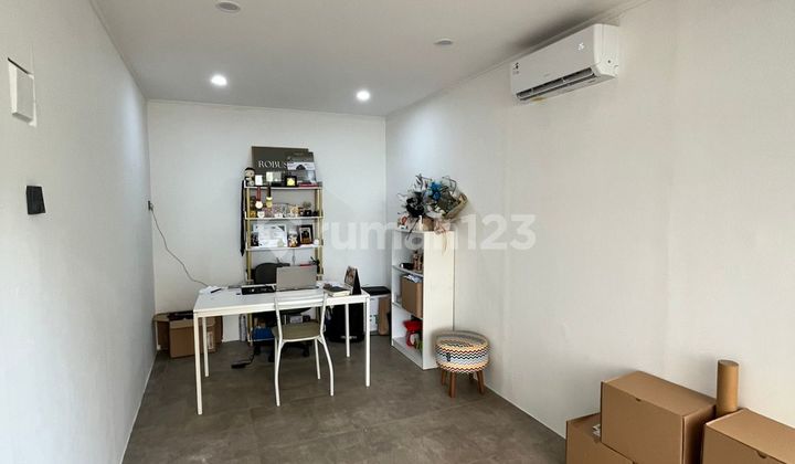 House 10x25m in Sector 1b, Gading Serpong, Tangerang, Banten.