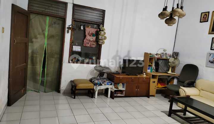 Rumah Hoek Jl Mangga Besar Taman Sari Jakarta Barat