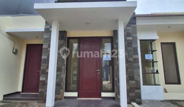 Rumah Bagus Unfurnished Cluster Aralia Harapan Indah Bekasi