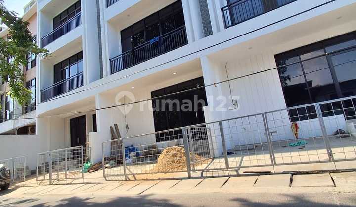 Ruko 3 Lantai Lokasi Strategis Taman Ratu Jakarta Barat Ruko 3 Lantai Lokasi Strategis Taman Ratu Jakarta Barat