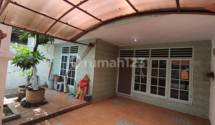 Good Location House Kav. Polri Jelambar West Jakarta