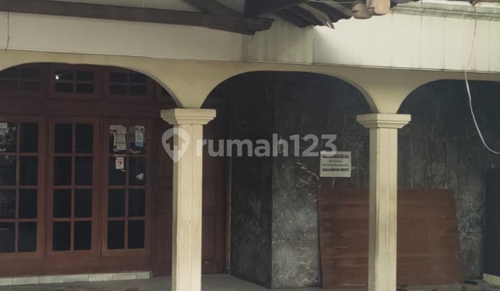 House for Sale in a Strategic Area, Suitable for Boarding 2