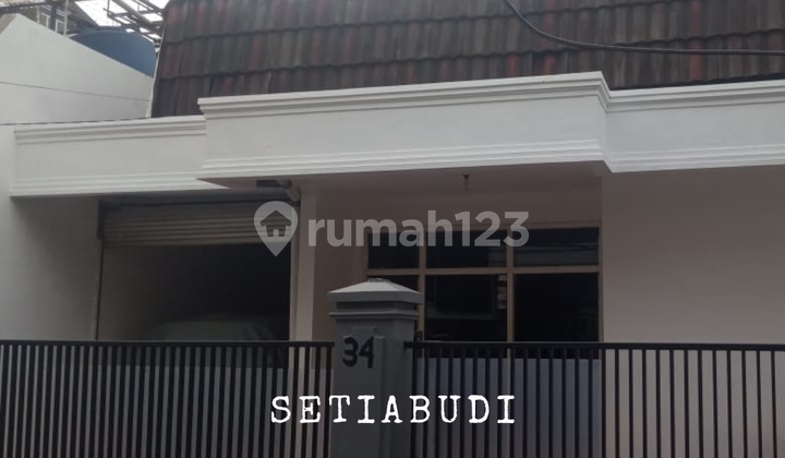 Tanah Di Jual + Rumah Butuh Renovasi Area Strategis Setiabudi