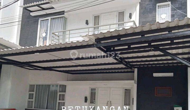 Di Jual Rumah Town House Siap Huni Pinggir Jalan Besar 1