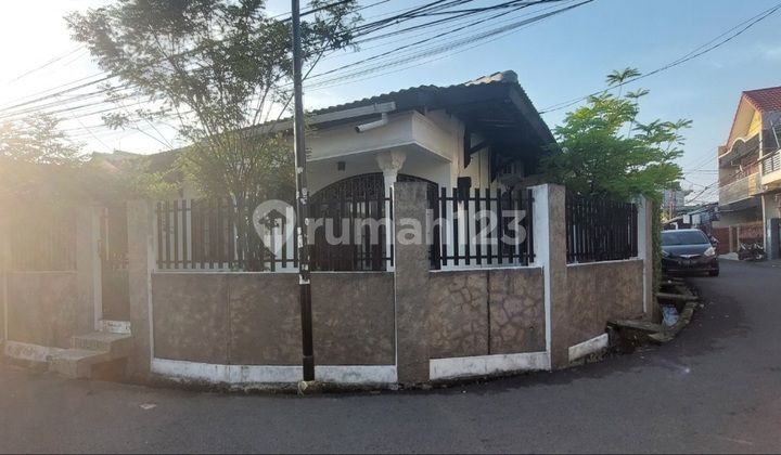 Rumah di Jual Hook Satu Lantai Akses Jalan Utama Rumah di Jual Hook Satu Lantai Akses Jalan Utama