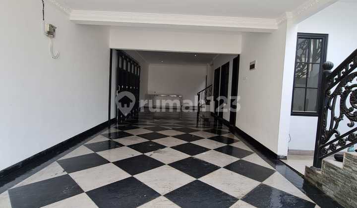 Rumah di Jual Area Jagakarsa Akses Jalan Utama 2