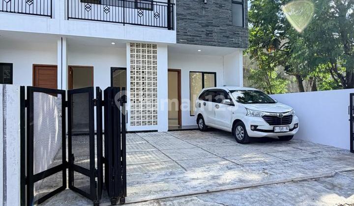 Rumah Mewah 2 Lantai di Wedomartani Rumah Mewah 2 Lantai di Wedomartani