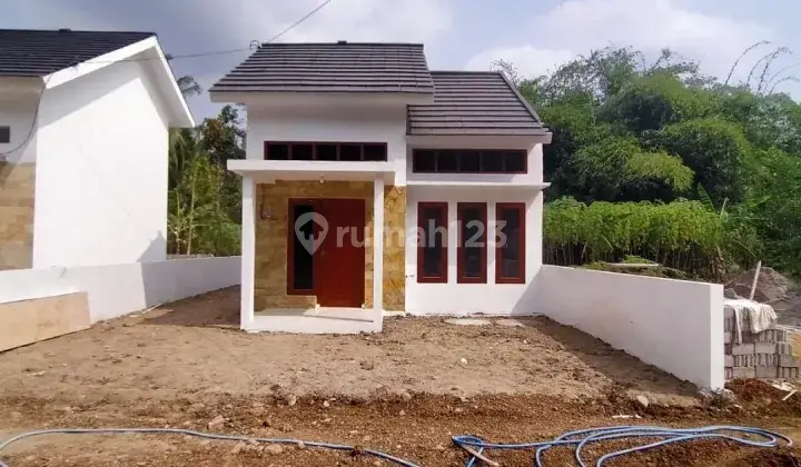Rumah Baru Unfurnished SHM di Minggir, Sleman 3